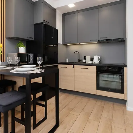 Zajezdnia Wrzeszcz Modern With Balcony & Parking By Renters *