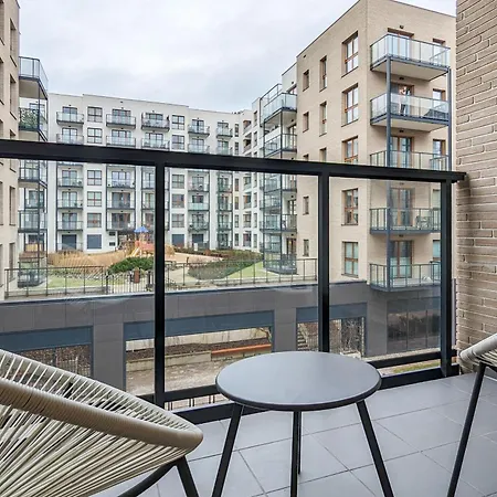 Zajezdnia Wrzeszcz Modern With Balcony & Parking By Renters